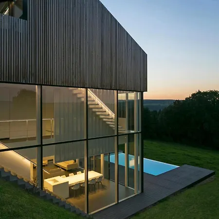 Staveleau Villa *